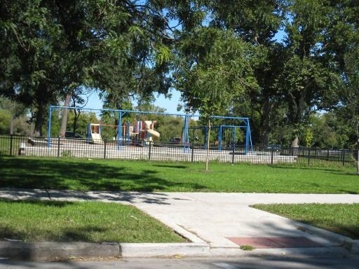  - 6136 S Eberhart St