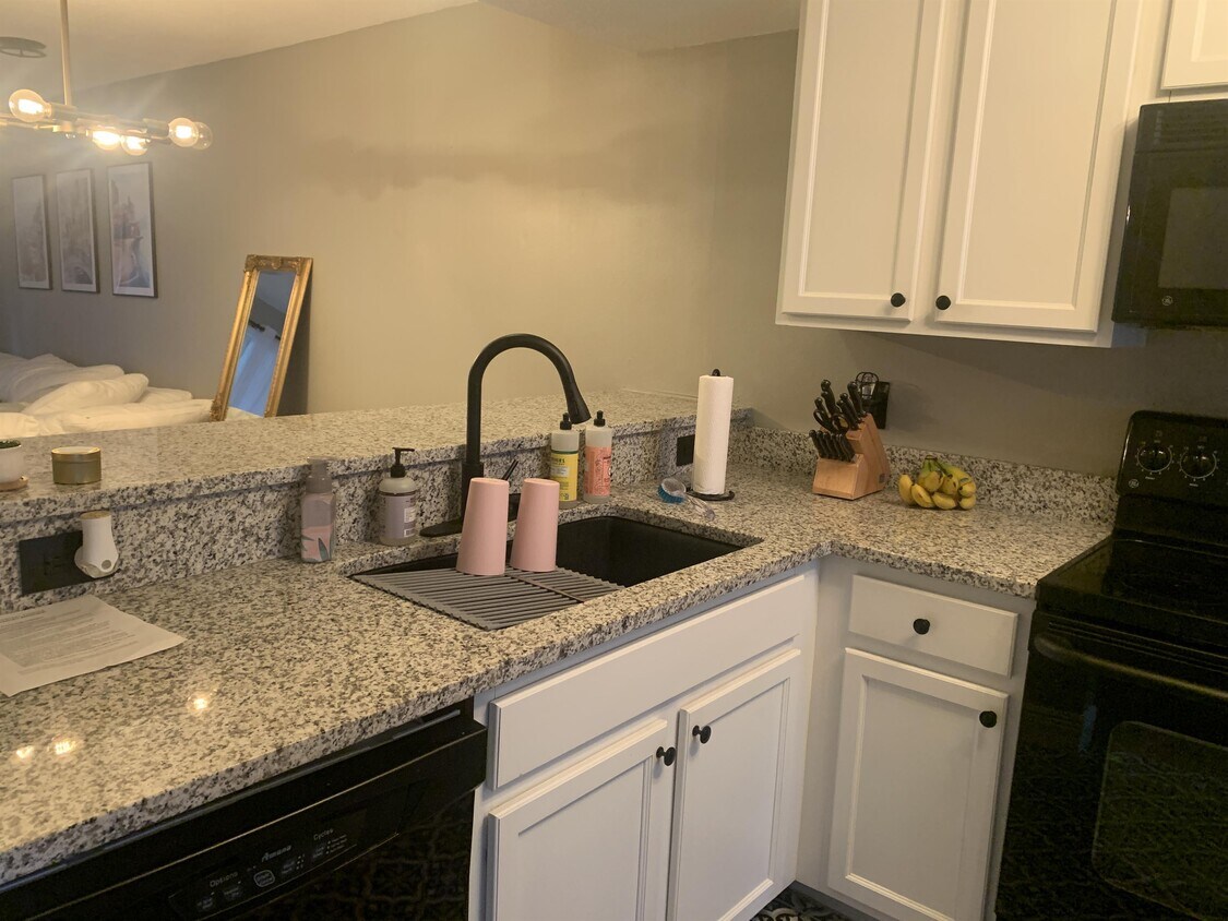 Foto principal - 2886 Plaza Terrace Dr