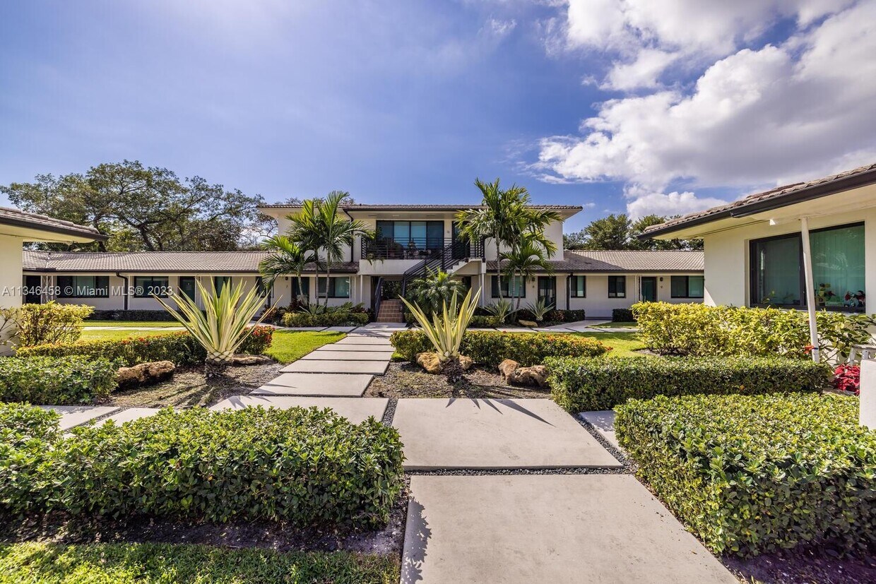 1280 NE 105th St Unit 10, Miami Shores, FL 33138 Room for Rent in