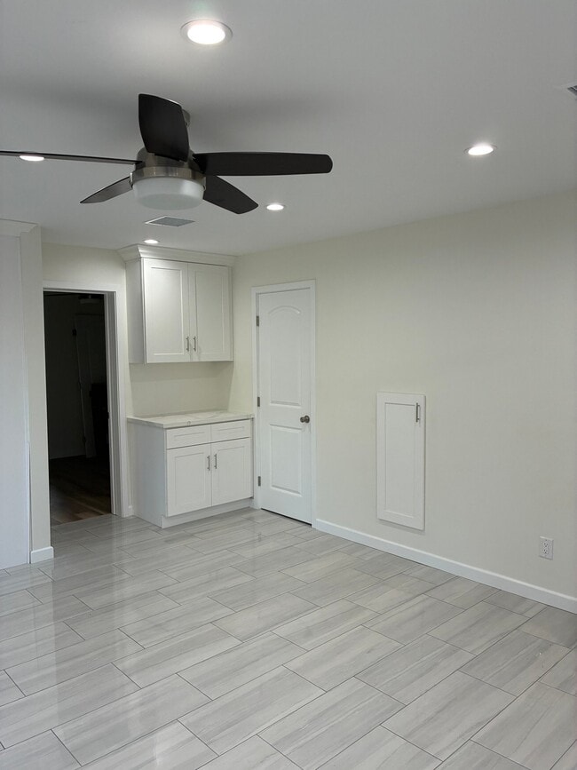 Building Photo - 11717 Shoshone Ave