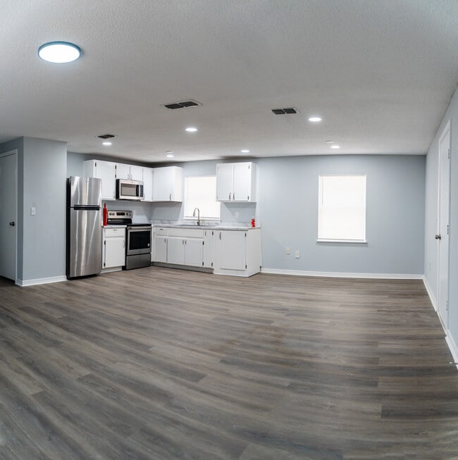 Building Photo - 10937 Key Coral Dr