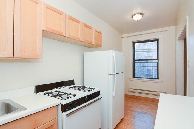 Building Photo - 1055 W George St