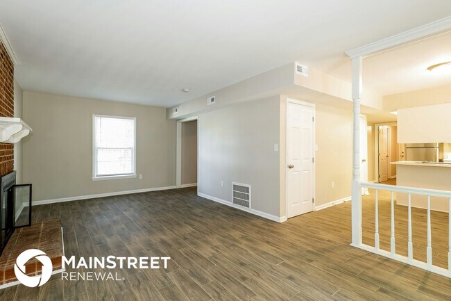 Foto del edificio - 7739 Elm Tree Ln