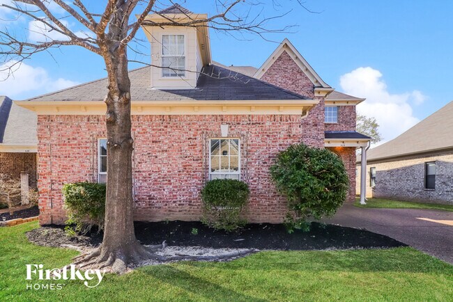 Building Photo - 325 Fleets Hill Dr