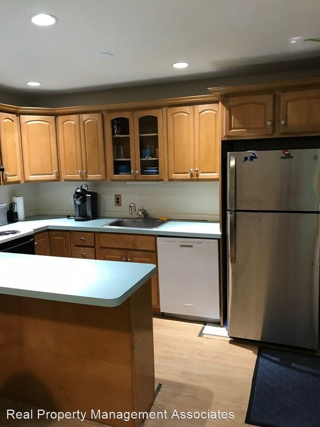 Building Photo - 2 br, 1 bath House - 207 Samoset St AT-1