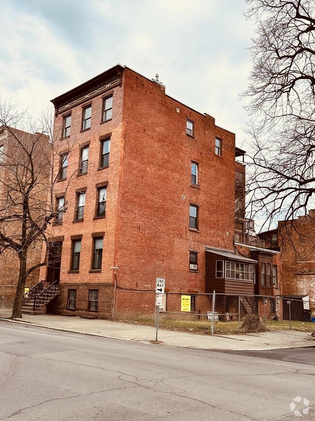 Building Photo - 156 2nd St