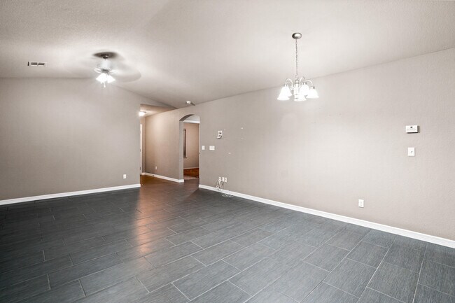 Building Photo - 14260 Desierto Lindo Ave