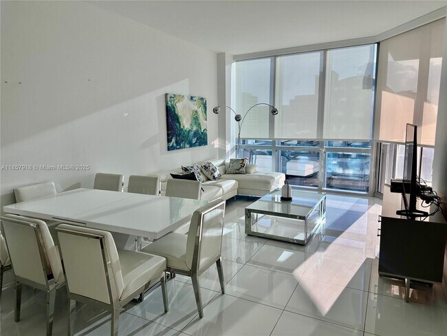 Foto del edificio - 851 NE 1st Ave