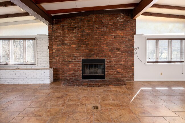 Foto del edificio - 4601 Dustin Ln