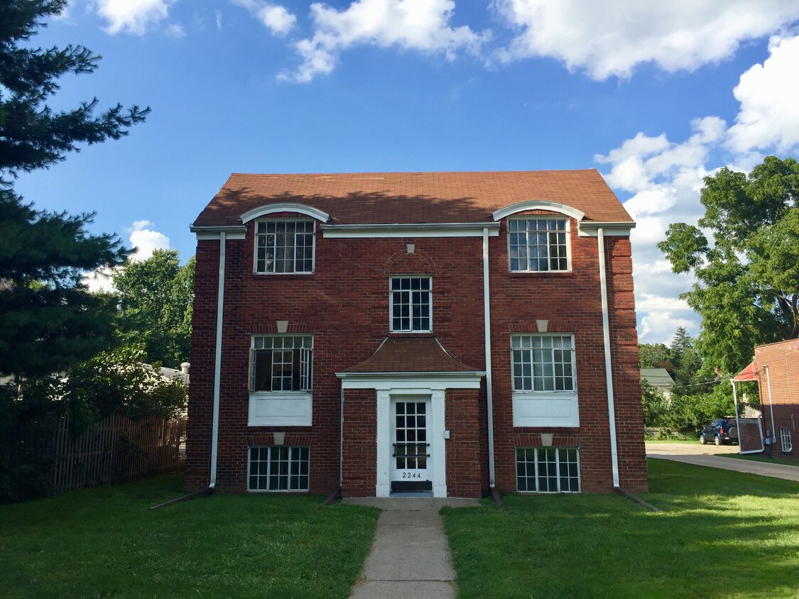 Primary Photo - 2244 W Sylvania Ave
