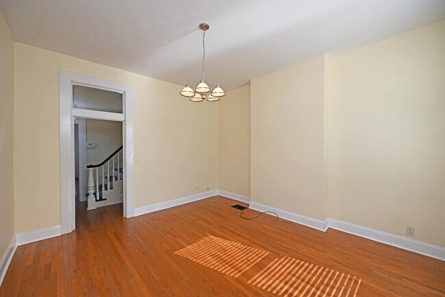 Foto del edificio - 334 W 7th St