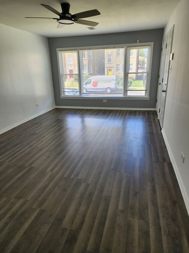 Building Photo - 7511 S Emerald Ave