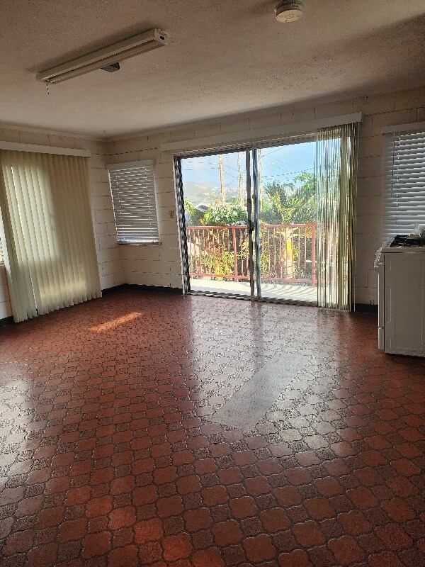 Foto del edificio - 2470 Lakoloa Pl