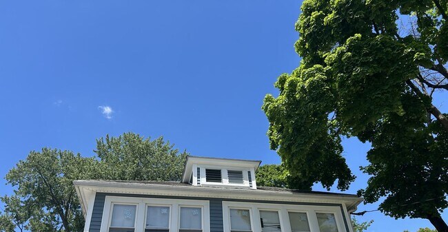 Foto del edificio - 31 Melrose Ave