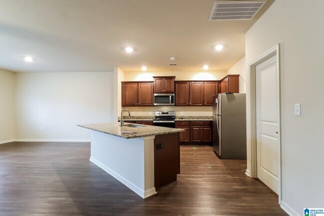 Building Photo - 540 Clover Cir