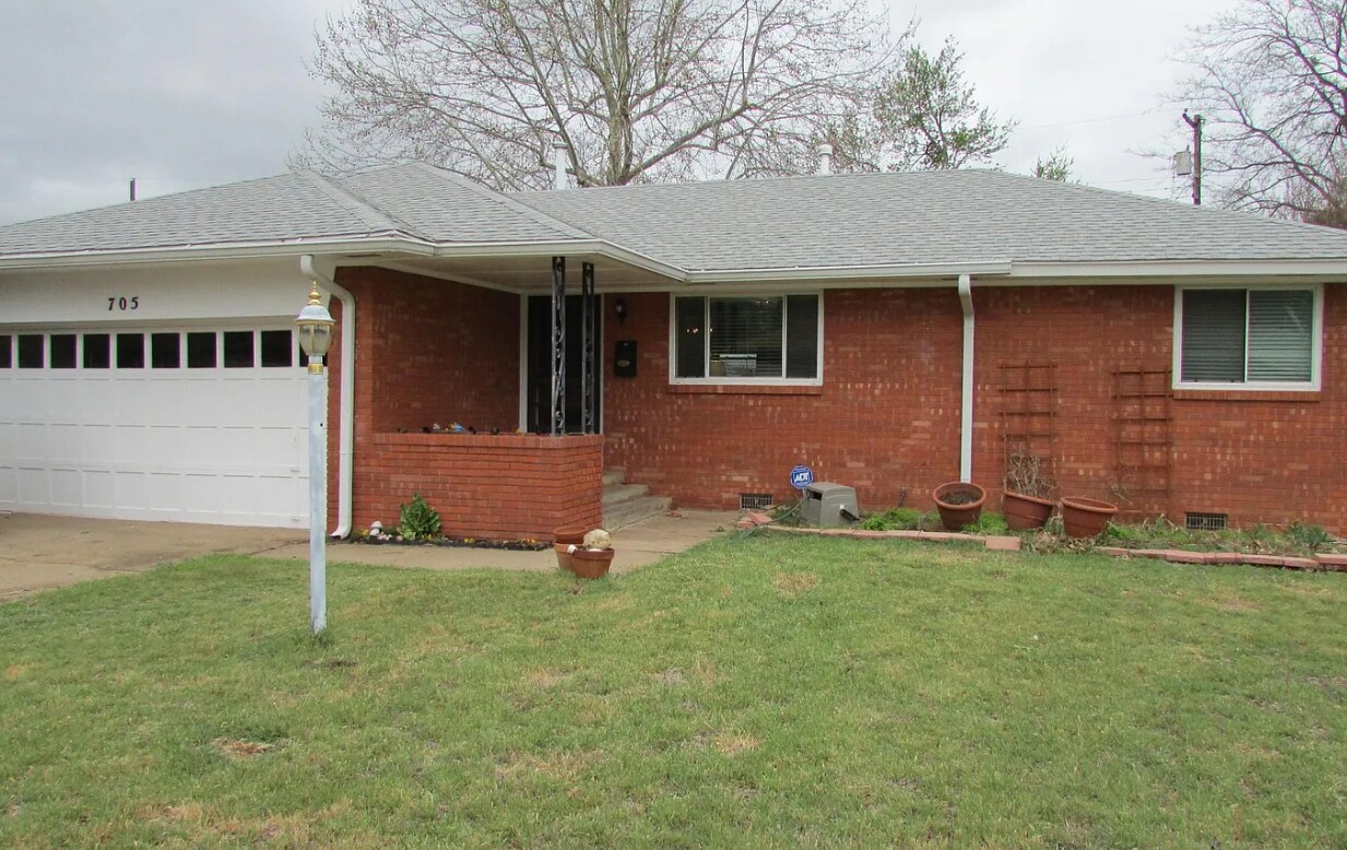 Foto principal - 705 E Carroll Ln