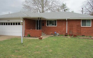 Building Photo - 705 E Carroll Ln