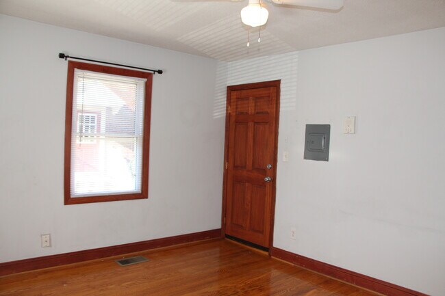 Foto del edificio - 3710 7th St N