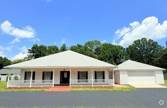Building Photo - 6024 Cedar Tree Dr