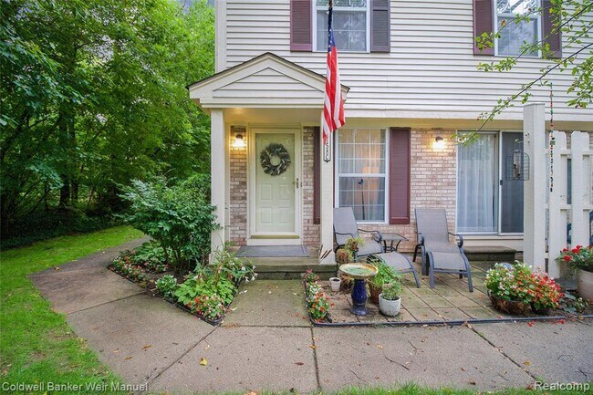Building Photo - 2158 Hidden Meadows Dr