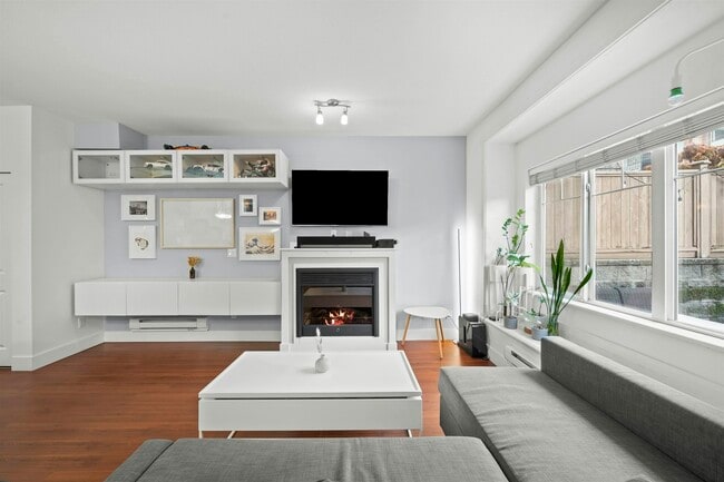 Building Photo - 368 Ellesmere Av