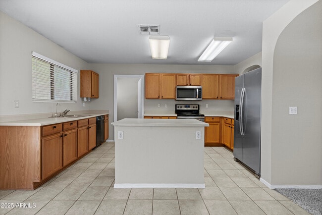 Building Photo - 589 W Jardin Loop