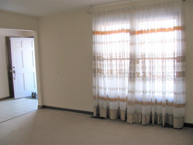 Foto del edificio - 492 Ashford Ln