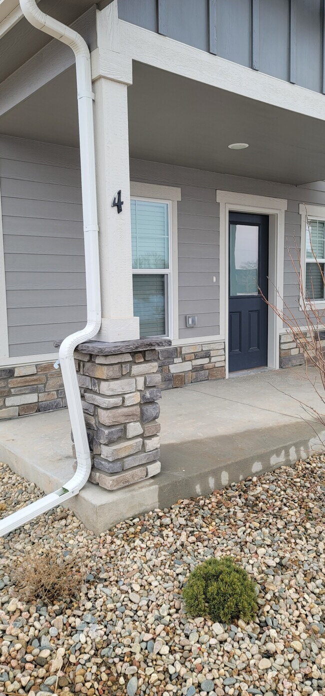 Foto del edificio - 3039 Upland Dr