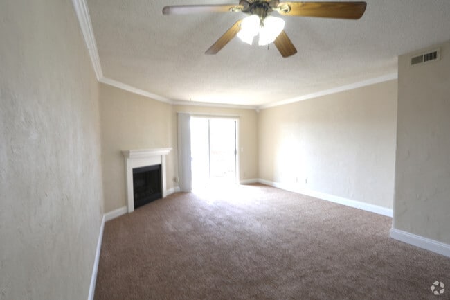 Interior Photo - Scotsdale Terrace