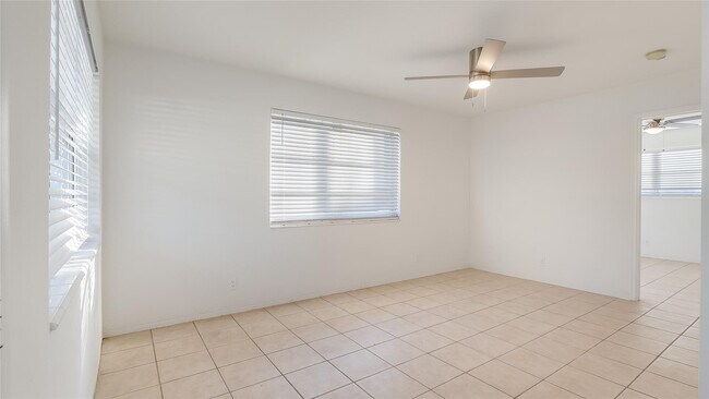 Foto del edificio - 709 SE 15th St