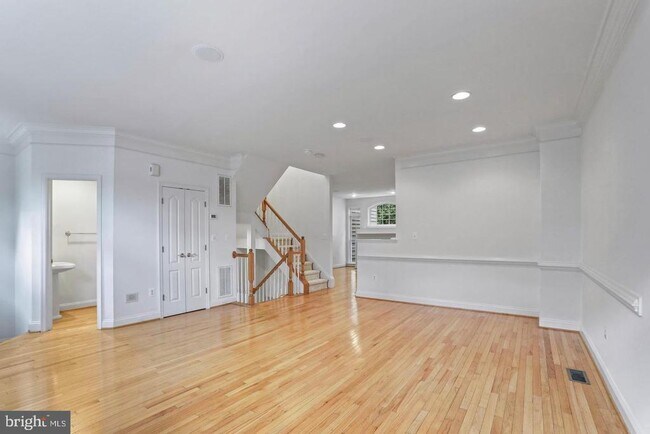 Foto del edificio - 9988 Cyrandall Dr
