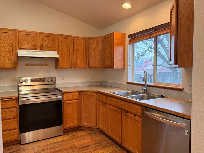 Foto del edificio - Duplex in Stoddard meadows