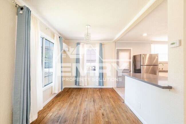 Foto del edificio - Upgraded 3 bed 1 bath unit in Los Angeles 90063