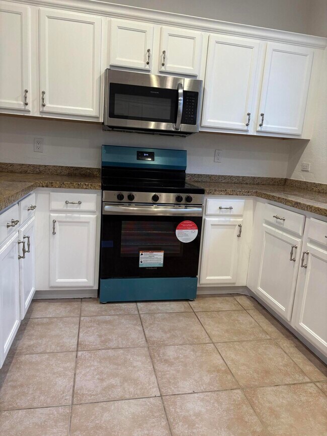 Foto del edificio - 833 Millbrae Ct