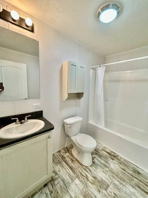 Foto del edificio - 2113 N Hickory Cir