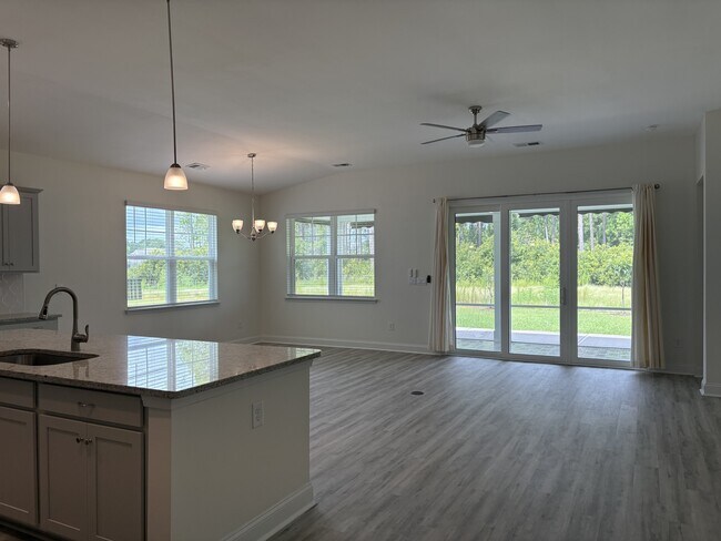 Foto del edificio - 1519 Wood Stork Dr