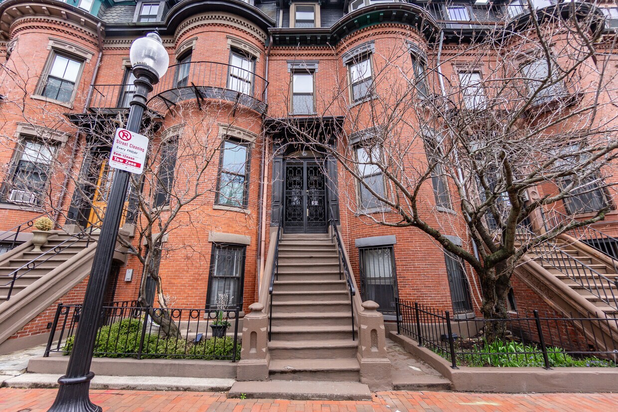 Foto principal - 209 W Newton St
