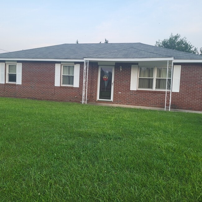 Building Photo - 2902B Kimberly Ave