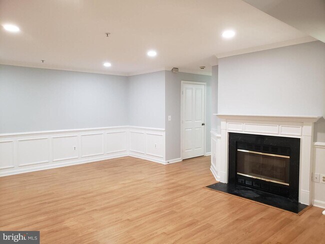Building Photo - 4124 Monument Ct