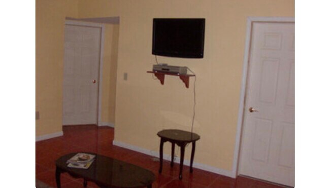 Building Photo - 33 Seminary Ave