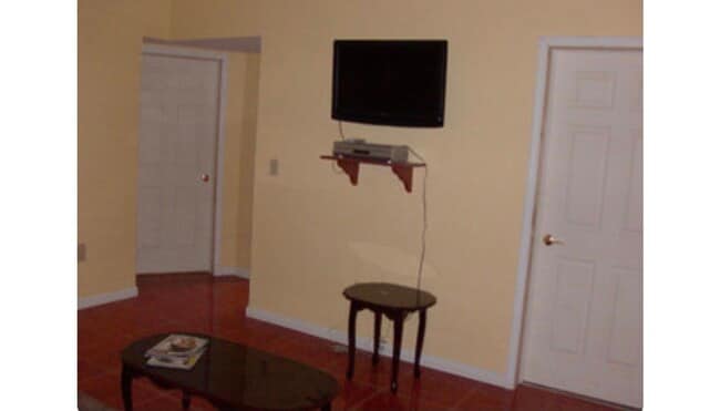 Foto del edificio - 33 Seminary Ave