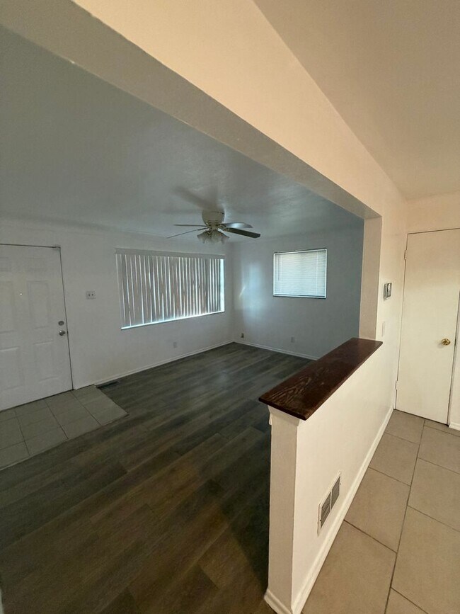 Building Photo - 9065 Bobb Ave