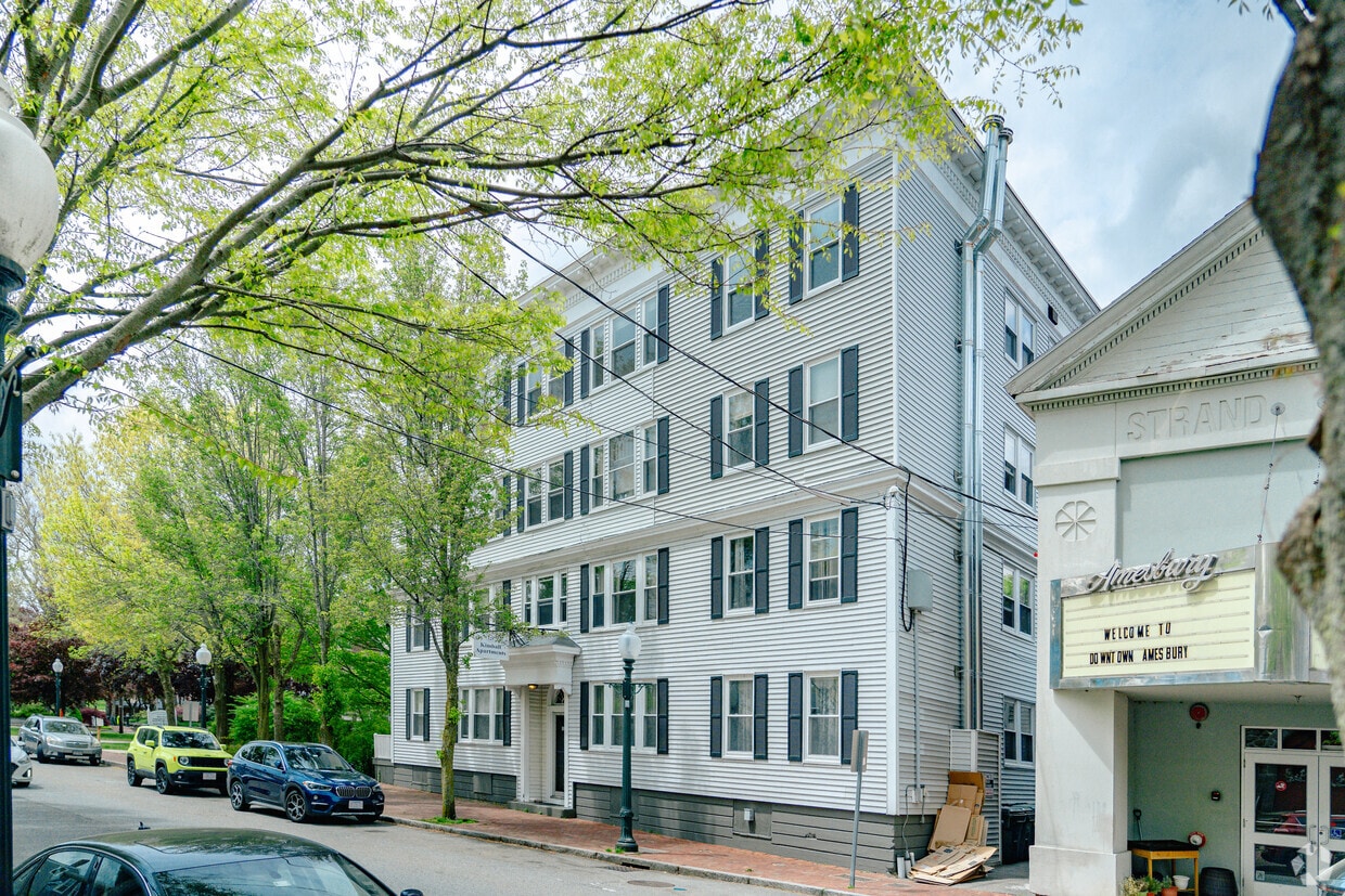 125 Main St, Amesbury, MA 01913 Apartments in Amesbury, MA