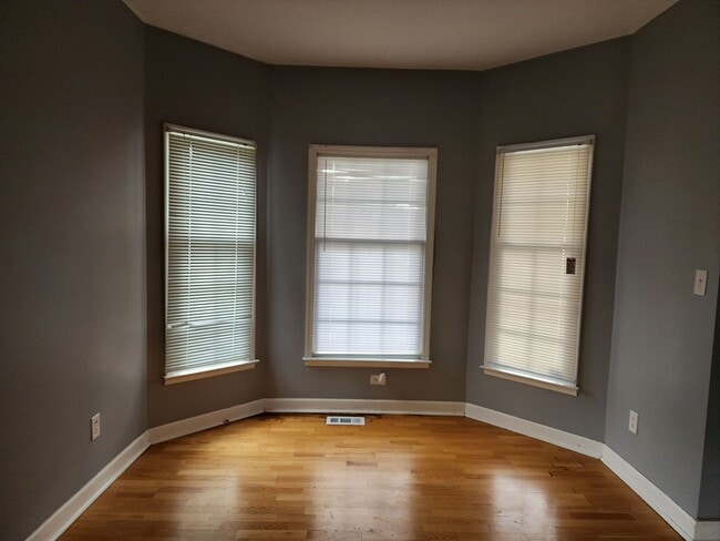 Building Photo - Two Bedroom w/Loft