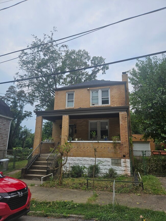 Photo - 1263 Grotto St House