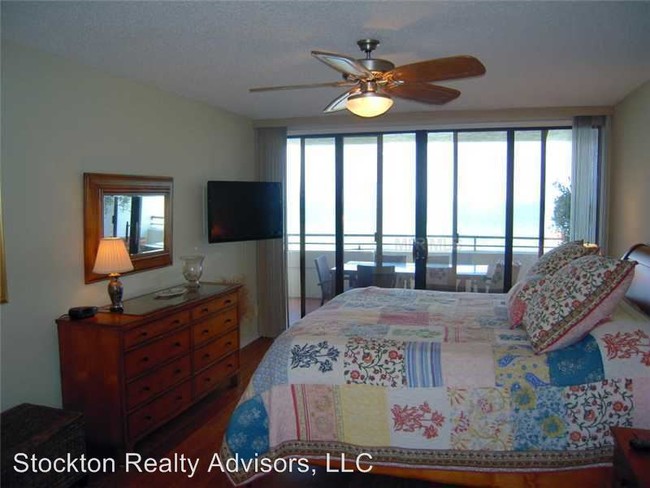 Building Photo - 1425 GULF OF MEXICO Dr