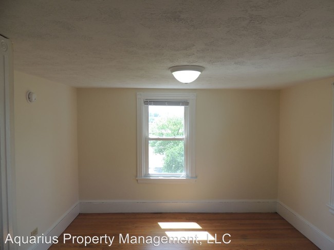 Building Photo - 3 br, 1 bath House - 38 Hammond St Unit 1