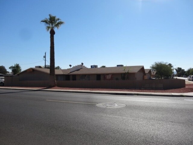 Foto del edificio - 2235-2245 N 28th St
