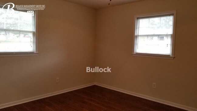Building Photo - Covington 2/1 Ranch Duplex
