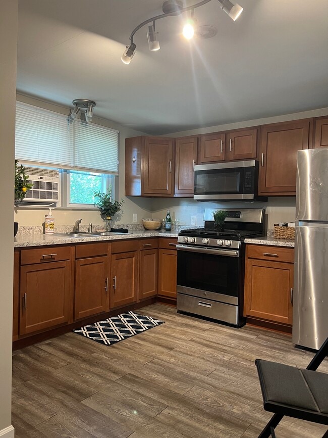 Foto del edificio - 629 Clinton St